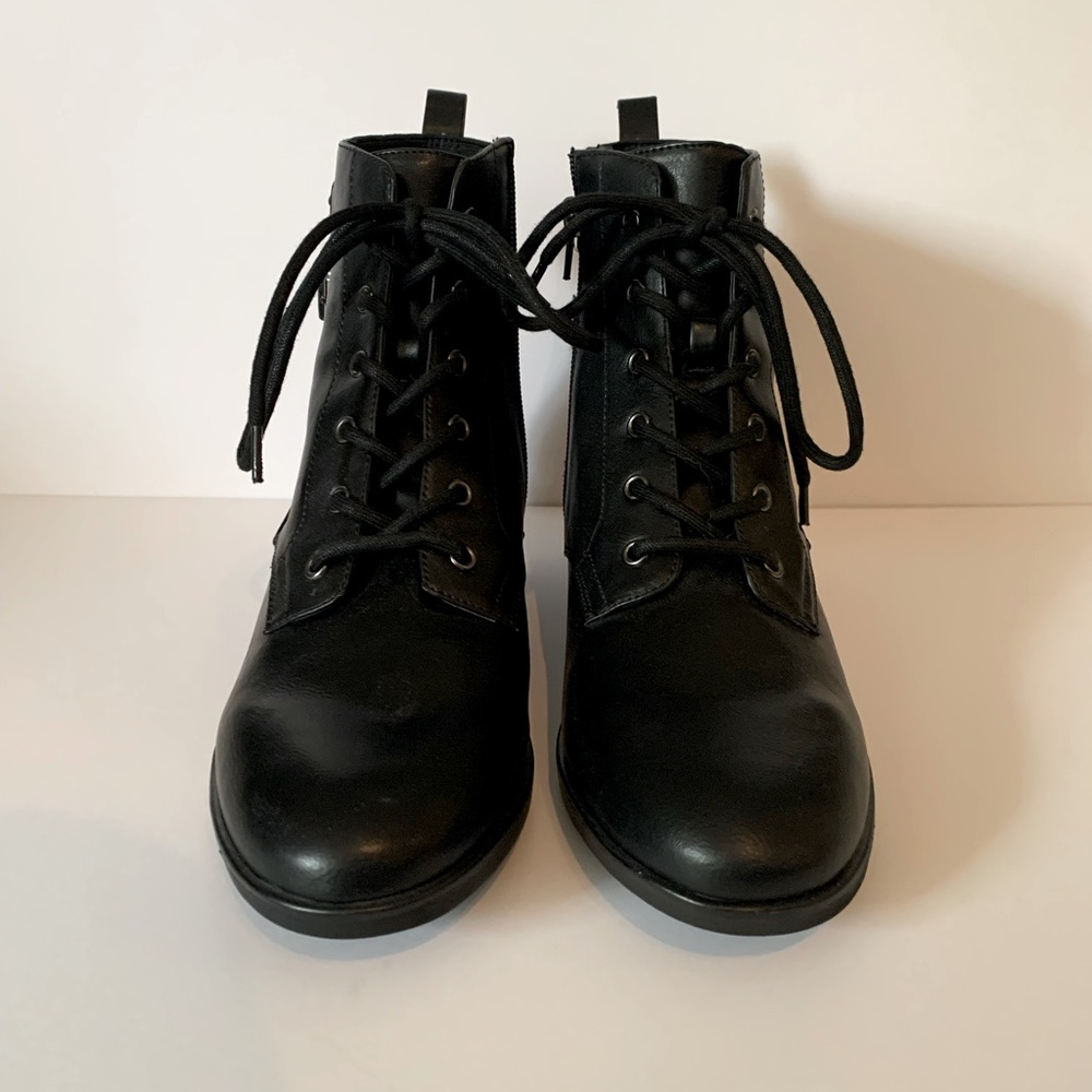Black combat boots NEW & NEVER WORN
